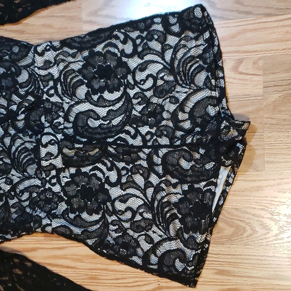 New! Blu Pepper Lace Romper - Picture 3 of 7